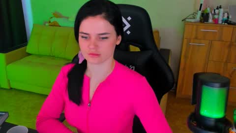 Snapshot of lora_cain chatting on 03/09/25, 05:33 Lora Cain online show from 03/09/25, 05:33