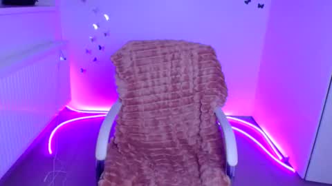 Lora online show from 02/02/26, 06:12