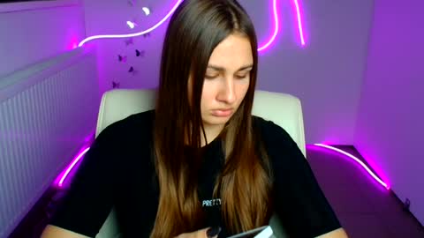 Snapshot of lora_kisses chatting on 07/24/26, 06:11 Lora online show from 07/24/26, 06:11