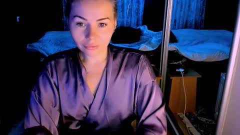 Lora online show from 10/03/25, 02:41