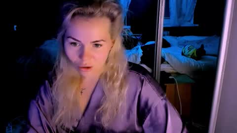 Lora online show from 10/07/25, 02:20