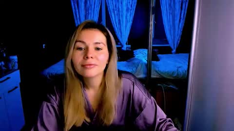 Lora online show from 12/05/25, 02:53