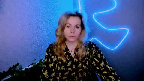 Lora online show from 02/02/26, 02:54