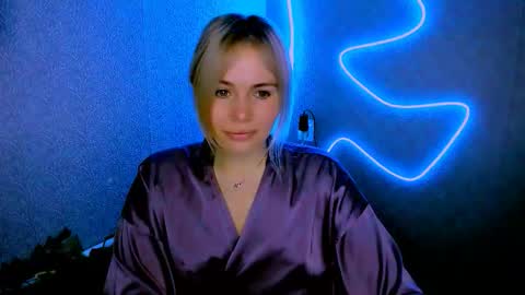 Lora online show from 02/04/26, 03:12