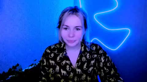 Lora online show from 02/05/26, 03:22