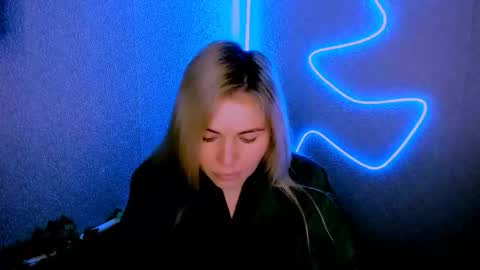 Lora online show from 03/10/26, 02:27