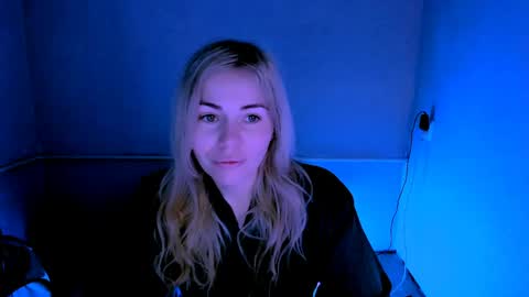 Lora online show from 04/14/26, 02:17