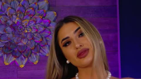 Lora online show from 11/29/25, 08:45