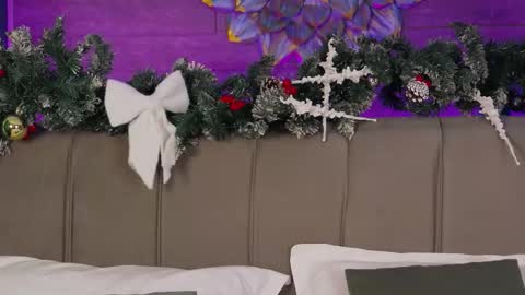 Lora online show from 12/14/25, 08:46