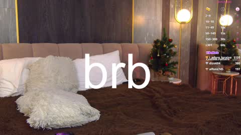 Snapshot of loraineluff chatting on 12/29/24, 08:37 Loraine online show from 12/29/24, 08:37