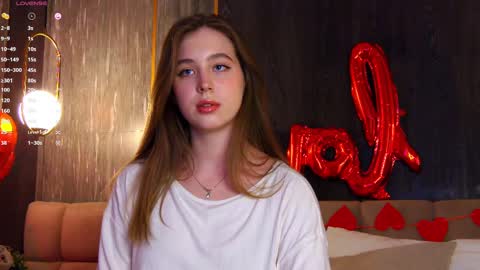 Snapshot of loraineluff chatting on 02/16/25, 08:55 Loraine online show from 02/16/25, 08:55