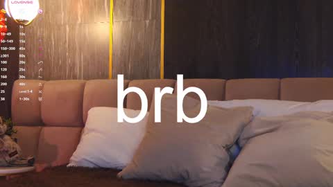 Snapshot of loraineluff chatting on 03/06/25, 05:33 Loraine online show from 03/06/25, 05:33