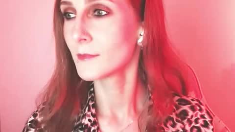 Lora  online show from 04/04/26, 05:49