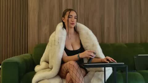 Snapshot of lorawarnner chatting on 03/12/25, 09:34 Miss online show from 03/12/25, 09:34