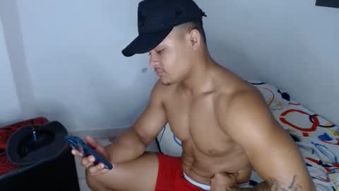 Snapshot of lordblaze_ chatting on 10/14/25, 04:19 Dominic online show from 10/14/25, 04:19