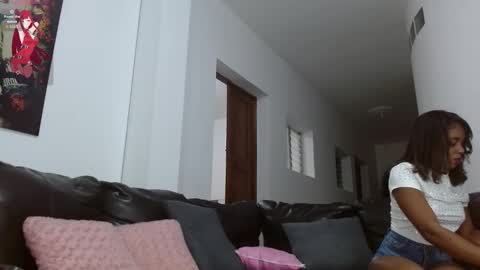 Snapshot of lorelei_pink chatting on 09/13/25, 05:07 lorelei_pink online show from 09/13/25, 05:07