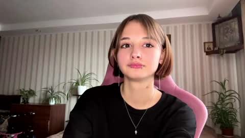 Snapshot of loreleiclaus chatting on 07/22/26, 08:39 Liya online show from 07/22/26, 08:39