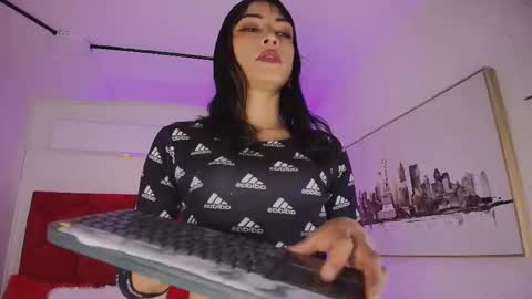 LORELI online show from 09/15/25, 03:17