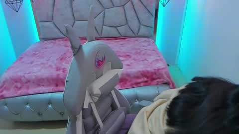 lorem_adams online show from 02/21/25, 11:22