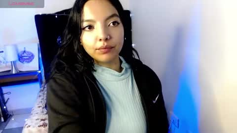 Snapshot of loren_44tits chatting on 08/02/26, 04:05 Loren online show from 08/02/26, 04:05