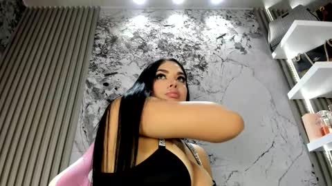 Snapshot of loren_baker chatting on 02/06/26, 06:11 Doll Queen online show from 02/06/26, 06:11