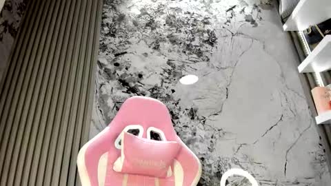 Snapshot of loren_baker chatting on 02/07/26, 06:11 Doll Queen online show from 02/07/26, 06:11