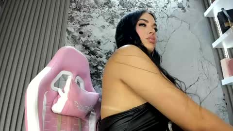 Doll Queen online show from 05/06/26, 11:04