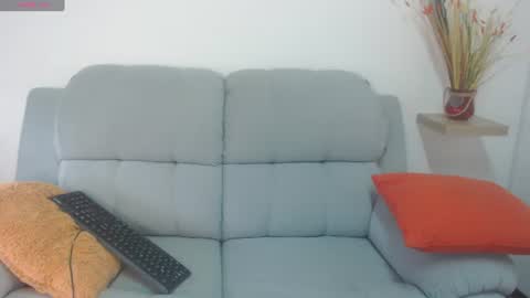 Snapshot of loren_queen_ chatting on 08/04/26, 03:47 Loren online show from 08/04/26, 03:47