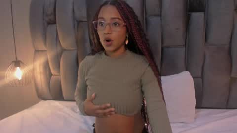 Snapshot of lorena_vieira_ chatting on 03/07/25, 07:27 Lorena Vieira online show from 03/07/25, 07:27