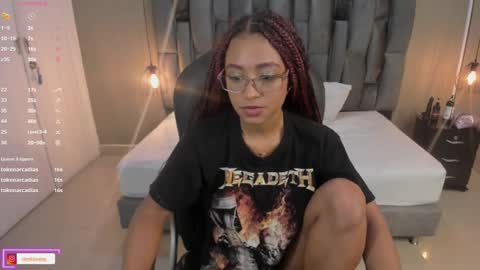 Snapshot of lorena_vieira_ chatting on 03/10/25, 11:38 Lorena Vieira online show from 03/10/25, 11:38