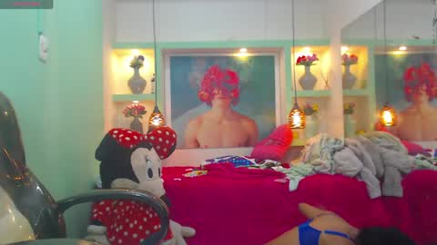 Snapshot of lorenapinto_ chatting on 05/11/26, 02:17 lore online show from 05/11/26, 02:17