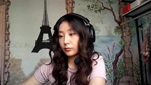 Snapshot of lorenelanosa chatting on 12/01/25, 09:25 Sofia online show from 12/01/25, 09:25