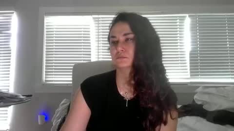 lorenlovely online show from 11/22/25, 07:46