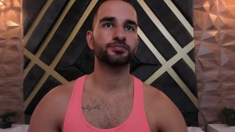  L O R E N Z O  Thumbs Up help  online show from 03/01/25, 06:00