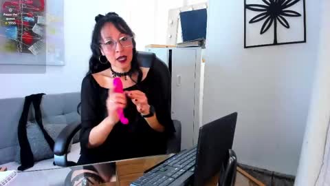 loretta_fraser online show from 05/26/26, 01:07
