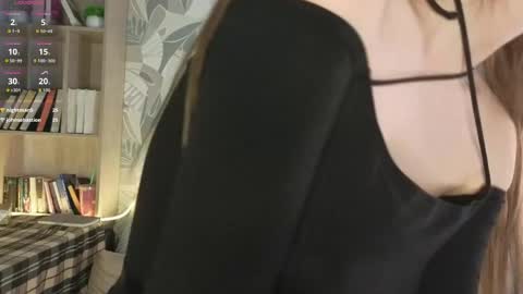 Snapshot of lorettedarsi chatting on 05/19/26, 01:56 lorettedarsi online show from 05/19/26, 01:56