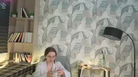 Snapshot of lorettedarsi chatting on 05/22/26, 01:02 lorettedarsi online show from 05/22/26, 01:02