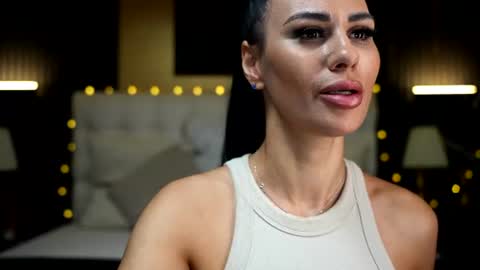 LoretteLorena online show from 07/18/26, 05:00