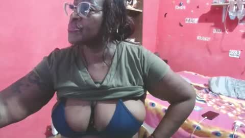 loretybighot online show from 11/17/25, 12:33