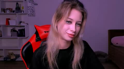 Lori online show from 11/09/25, 06:17