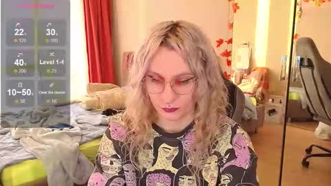 Lori -----------------------------------    online show from 09/17/25, 03:24