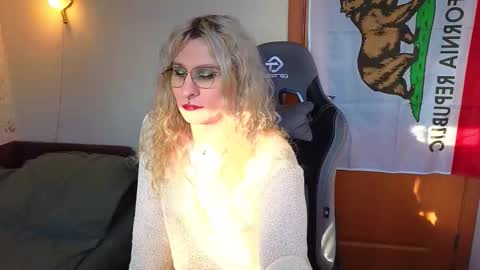 Lori -----------------------------------    online show from 02/05/26, 11:26