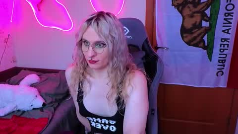 Lori -----------------------------------    online show from 02/11/26, 02:00