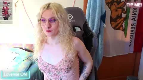 Lori -----------------------------------    online show from 04/09/26, 02:11