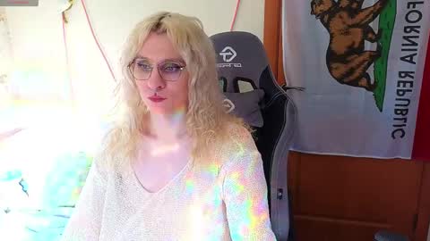 Lori -----------------------------------    online show from 04/10/26, 02:11