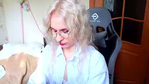 Lori -----------------------------------    online show from 07/22/26, 01:58