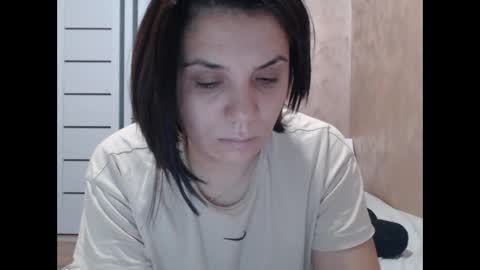 LorraGrey online show from 10/28/25, 04:05