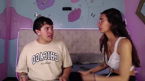 Snapshot of los_inquietos chatting on 12/18/25, 08:26 Los inquietos online show from 12/18/25, 08:26