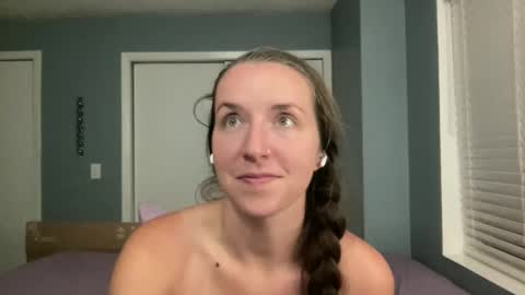Snapshot of lothlori chatting on 05/16/26, 12:51 lothlori online show from 05/16/26, 12:51