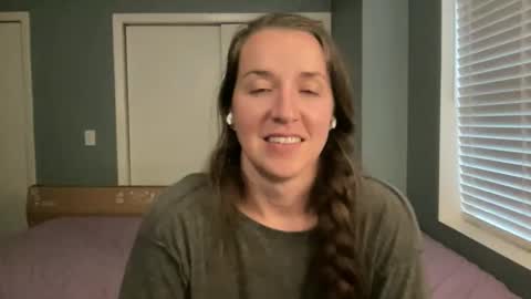 Snapshot of lothlori chatting on 05/17/26, 11:45 lothlori online show from 05/17/26, 11:45